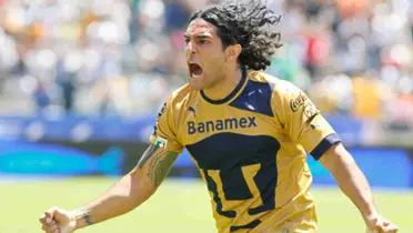 Martín Bravo festejando un gol con Pumas