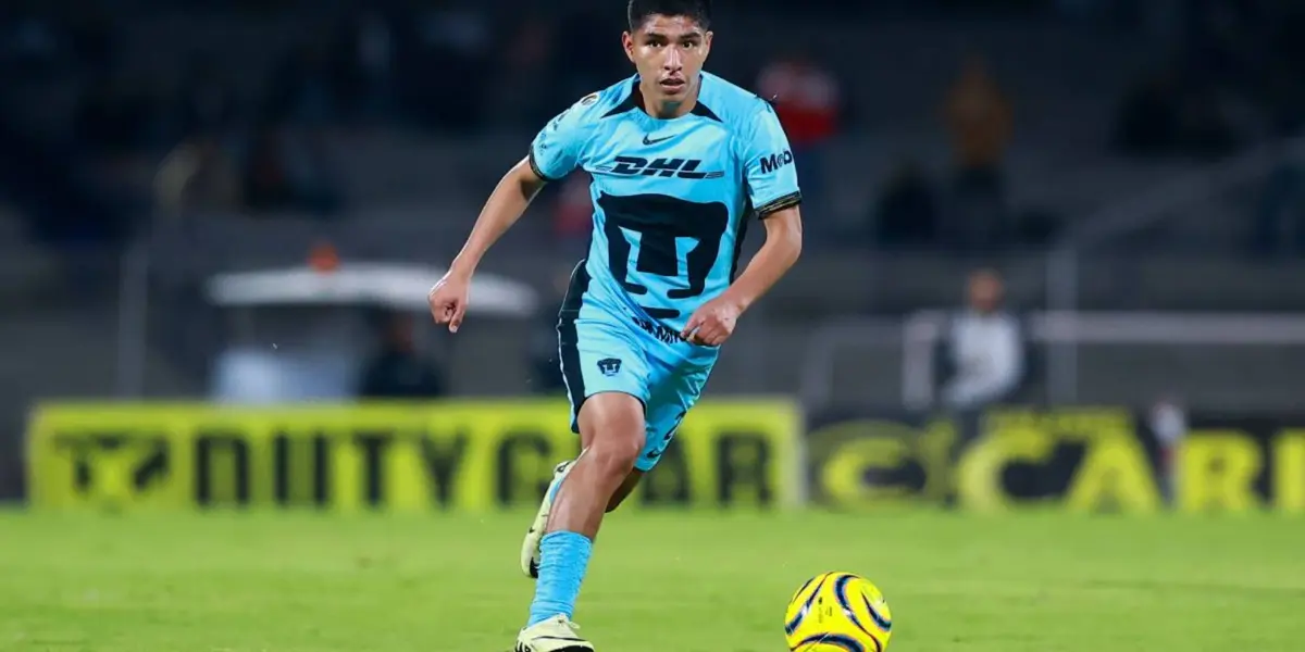 Piero Quispe con Pumas