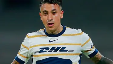 Robert Ergas jugando con el plantel de los Pumas (Fuente: Imago)