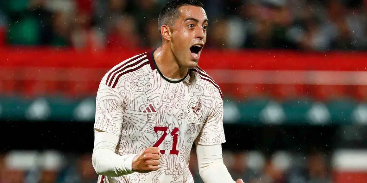 Rogelio Funes Mori festejando un gol con la Selección Mexicana