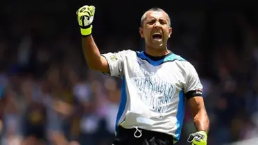 Sergio Bernal jugando con Pumas