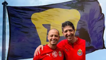 Un legendario exjugador de pumas , ahora esta con chivas y se toma fotos con chicharito.