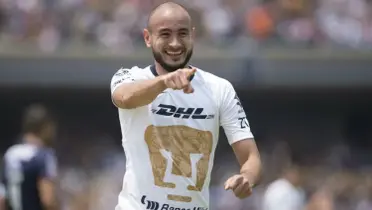 Carlos González con el combinado de los Pumas y festeja un gol (Fuente: Mexsports)